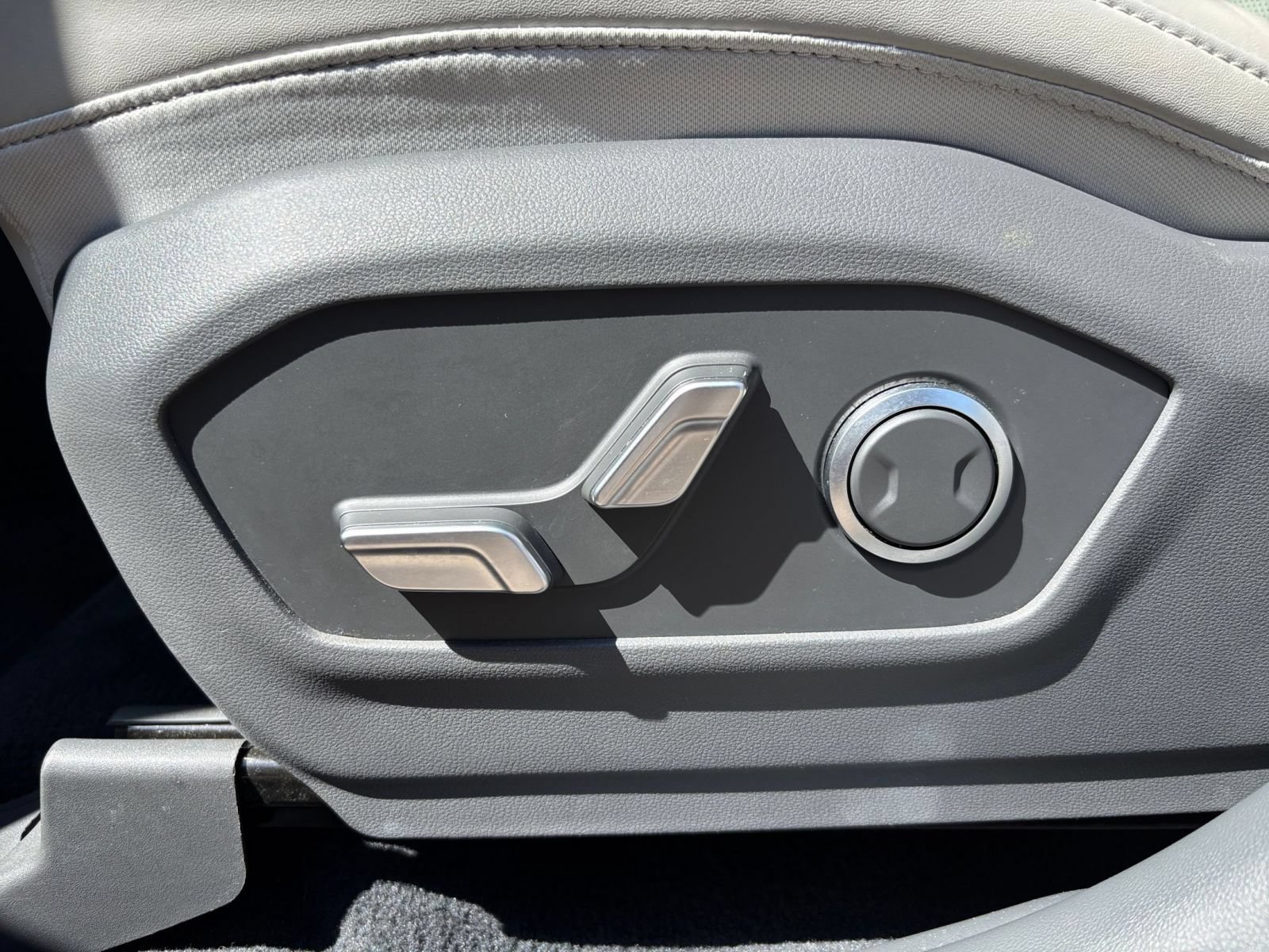 Used 2025 Hyundai Santa Fe SEL AWD/4WD image 21