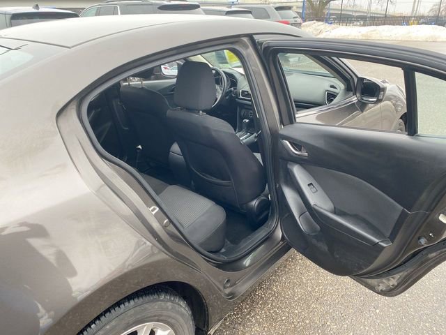 Used 2016 MAZDA MAZDA3 i Sport w/ Preferred Equipment Package FWD image 18