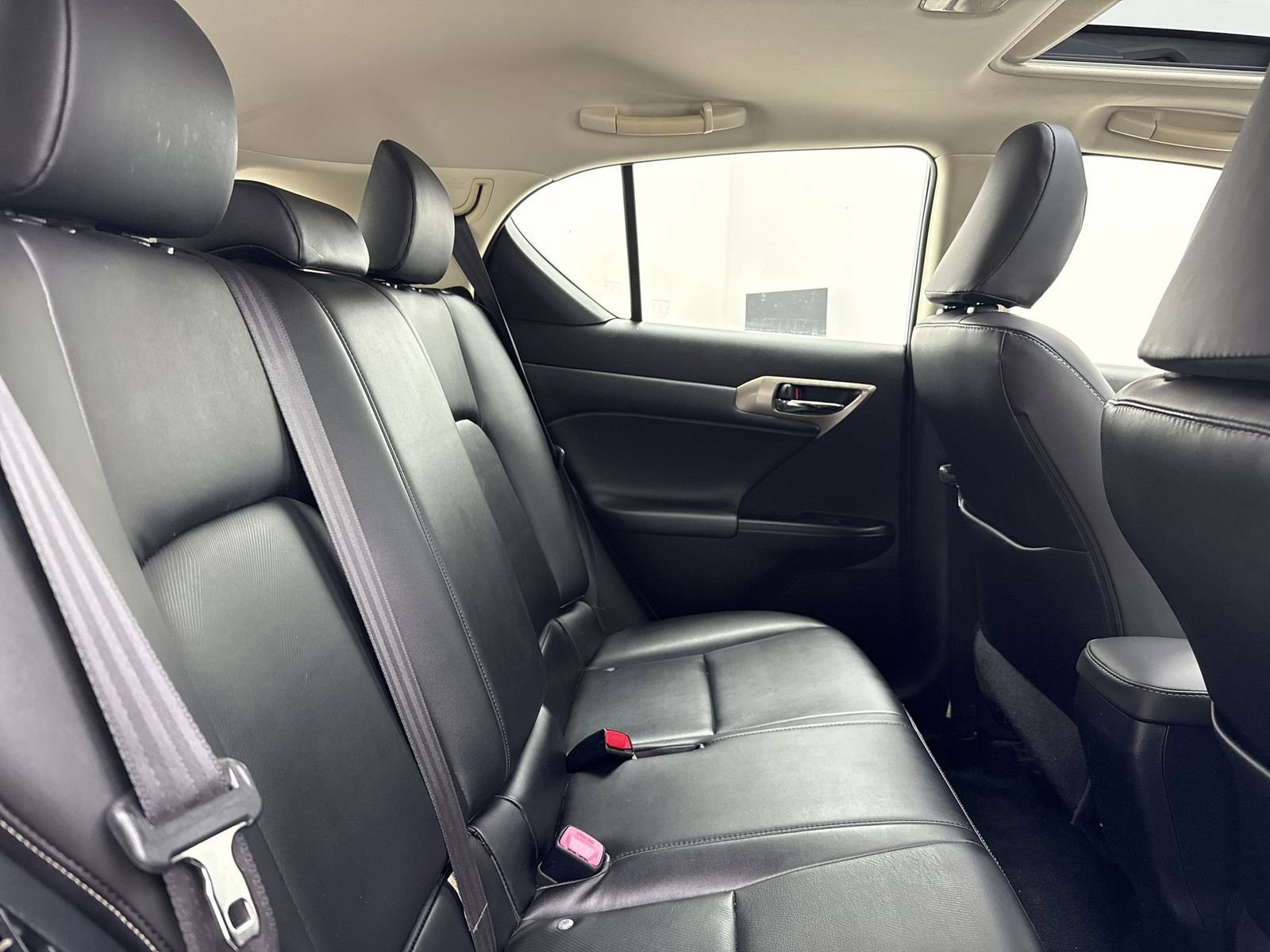 Used 2014 Lexus CT 200h image 34