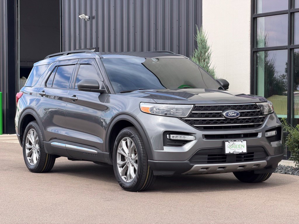 Used 2023 Ford Explorer XLT w/ Equipment Group 202A AWD/4WD image 4