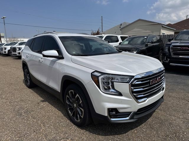 Used 2023 GMC Terrain SLT w/ Infotainment Package II image 4