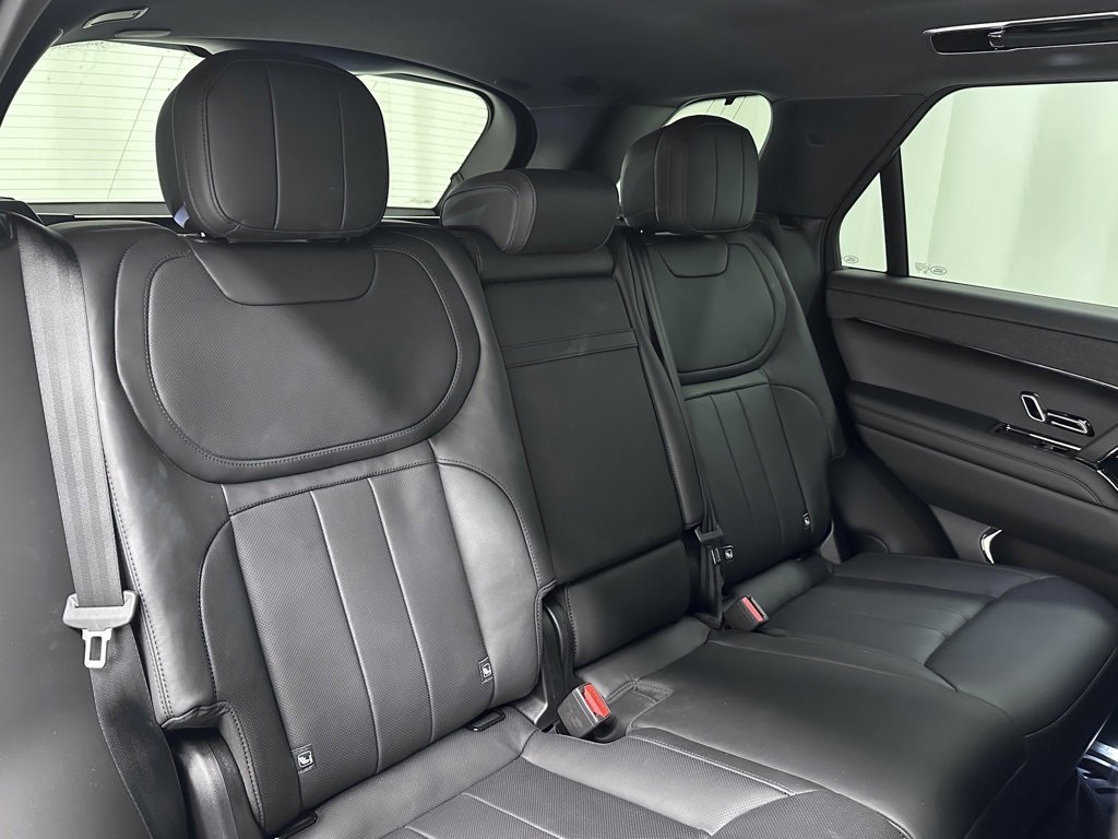Used 2025 Land Rover Range Rover Sport Dynamic SE image 21