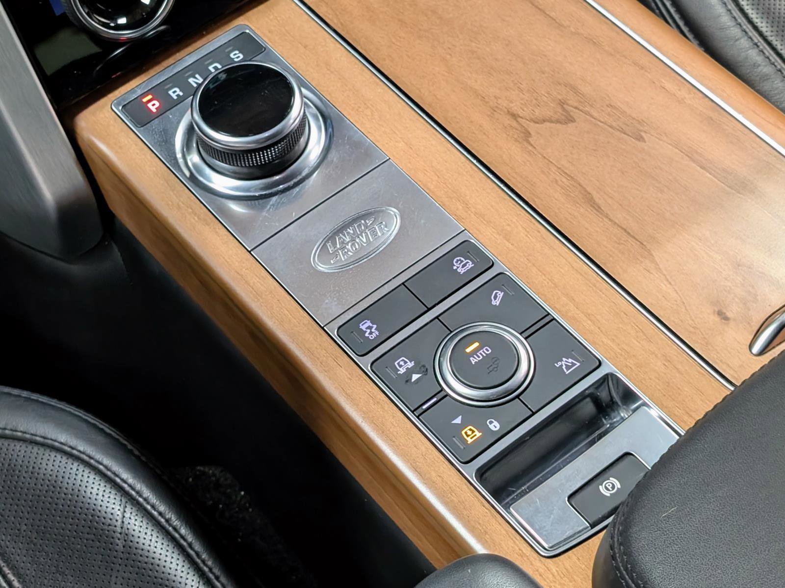 Used 2022 Land Rover Range Rover Autobiography image 28