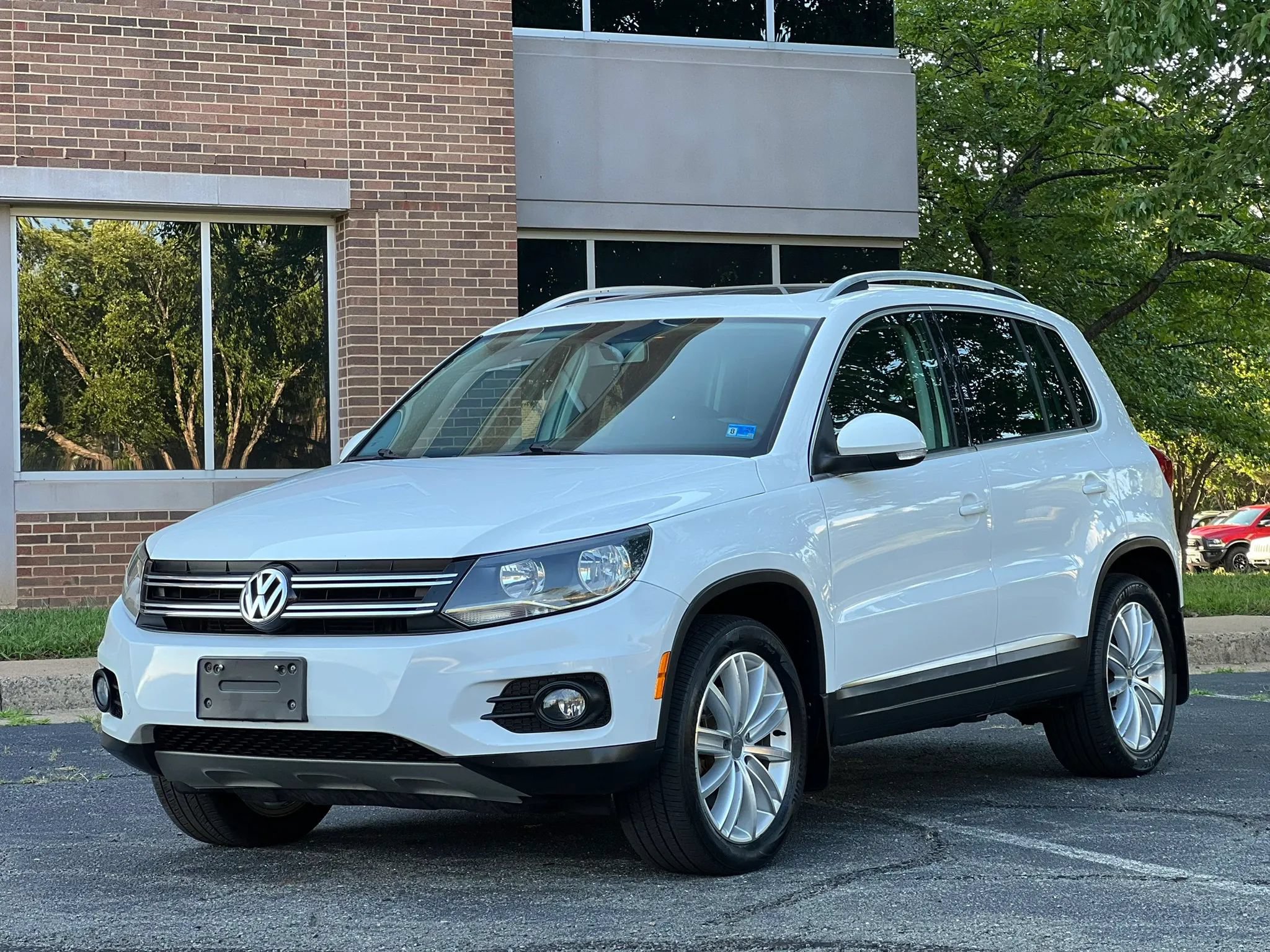 Used 2015 Volkswagen Tiguan SEL