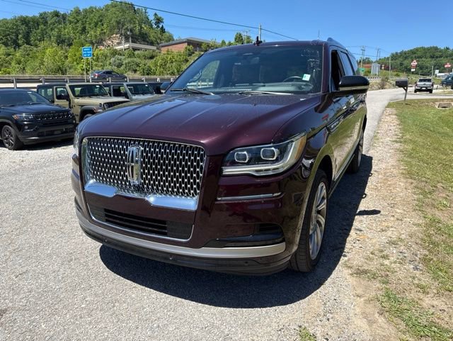Used 2023 Lincoln Navigator Reserve AWD/4WD image 7