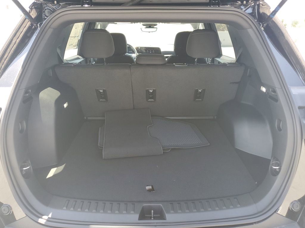 New 2026 Chevrolet Equinox LT w/ Safety and Technology Package FWD image 9