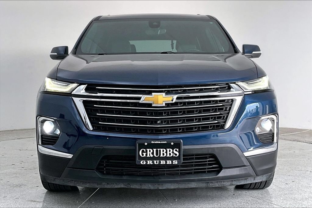 Used 2023 Chevrolet Traverse LT w/ LT Premium Package FWD image 3