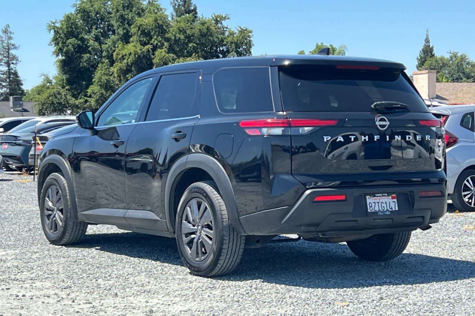 Used 2022 Nissan Pathfinder S FWD image 7