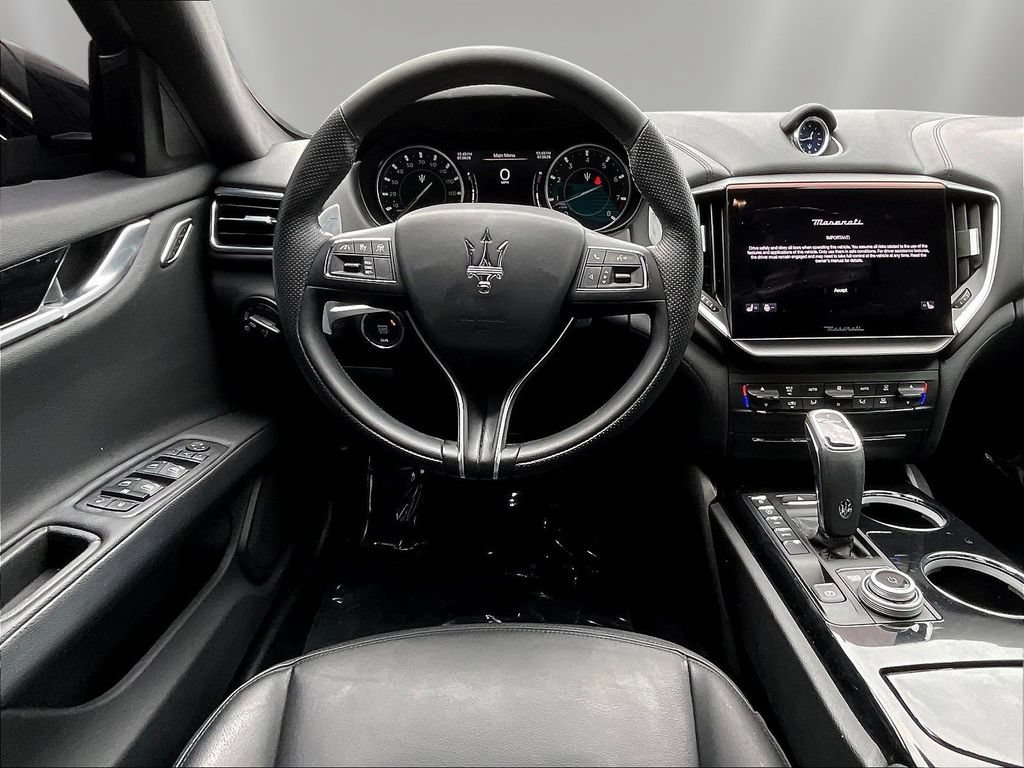 Used 2023 Maserati Ghibli Modena RWD image 5