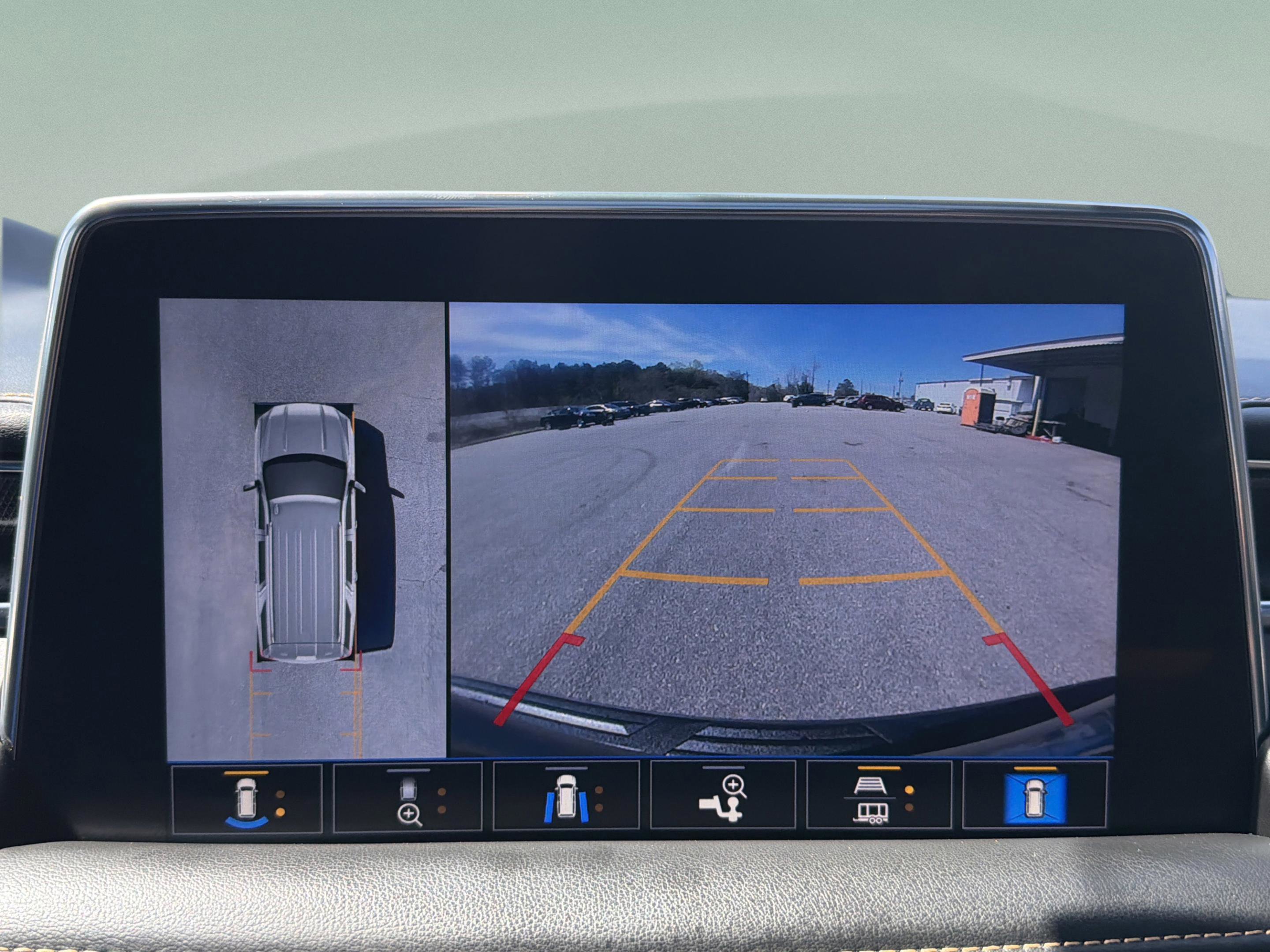 Used 2021 GMC Yukon XL AT4 w/ AT4 Premium Plus Package image 17