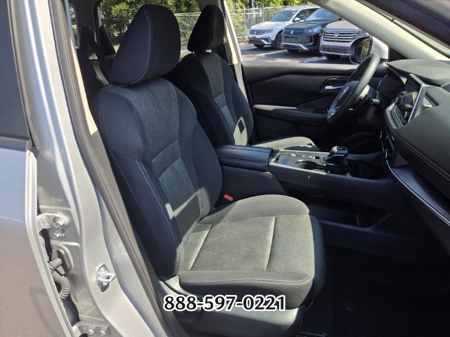 Used 2024 Nissan Rogue SV FWD image 19