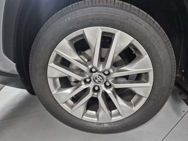 Used 2023 Toyota RAV4 Limited image 10