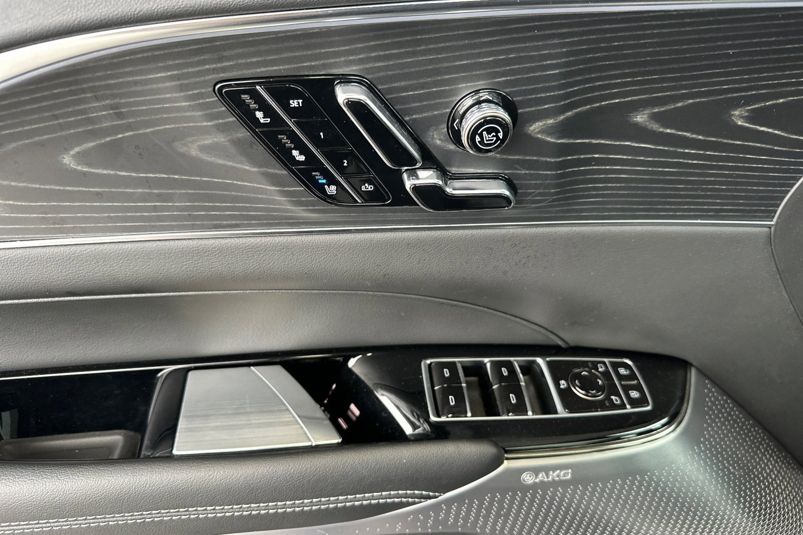 Used 2025 Cadillac Lyriq Sport image 10