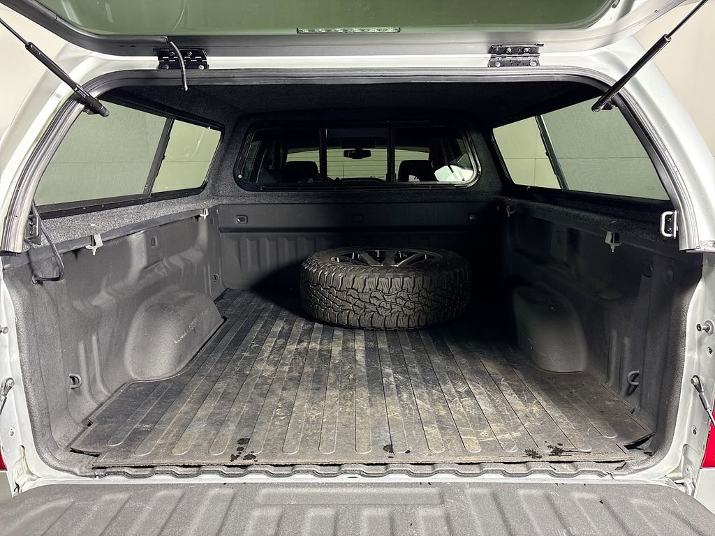 Used 2018 Chevrolet Silverado 1500 LTZ Z71 w/ Redline Edition AWD/4WD image 26