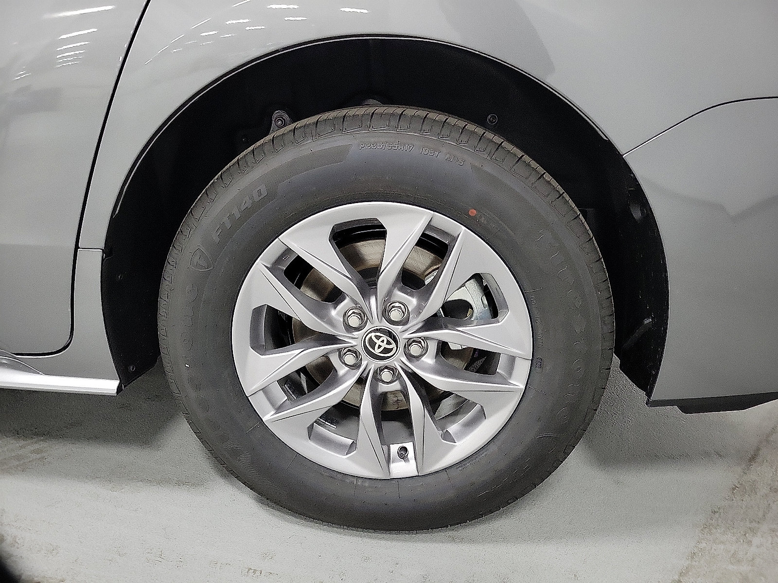 Used 2026 Toyota Sienna LE FWD image 8