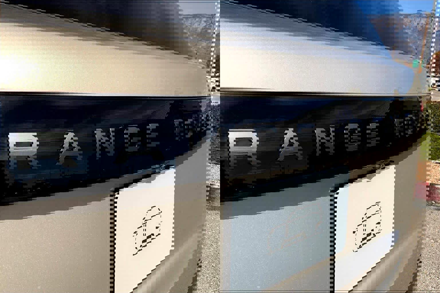 New 2025 Land Rover Range Rover SE image 15