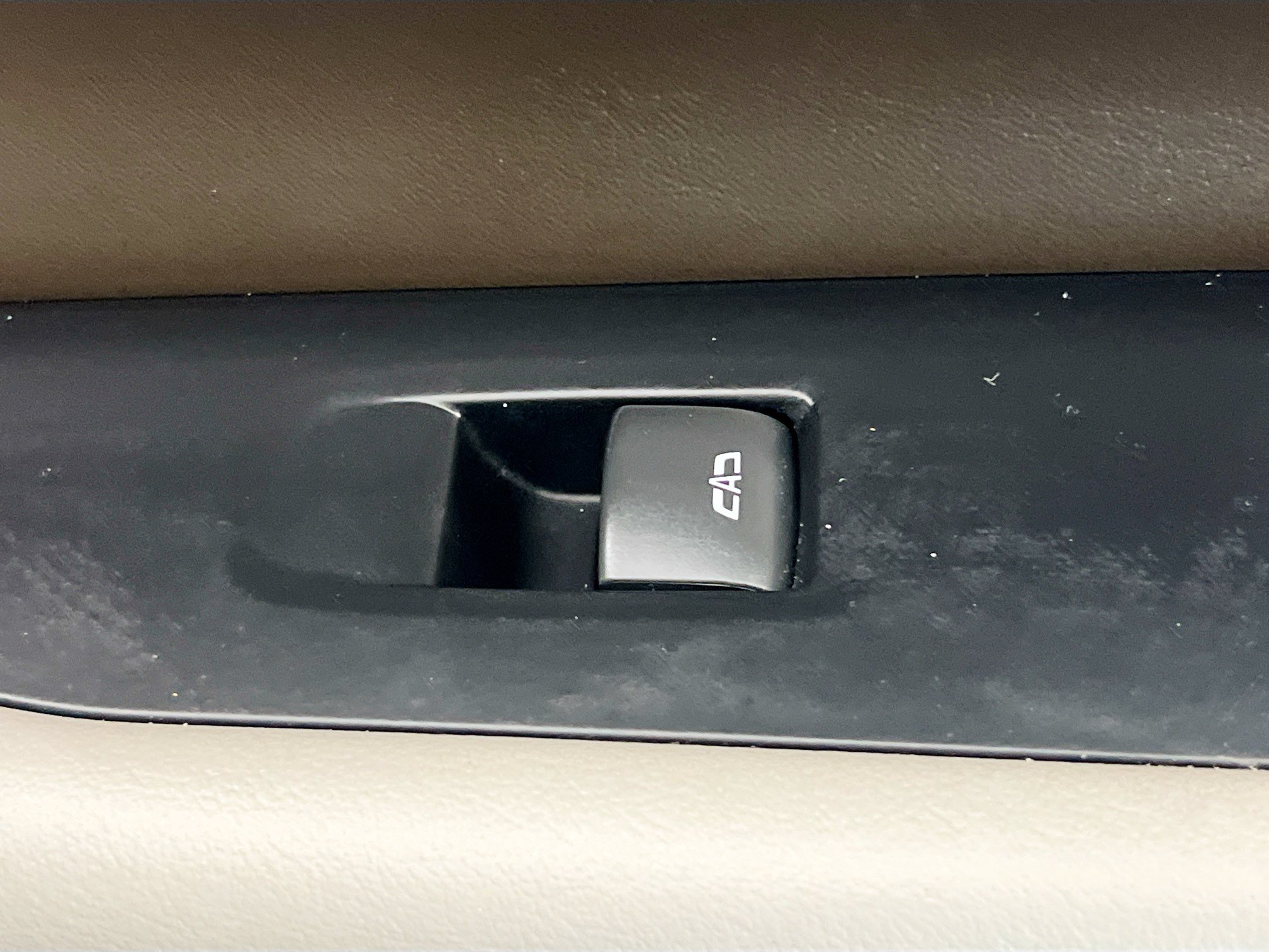 Used 2025 GMC Yukon Elevation RWD image 31