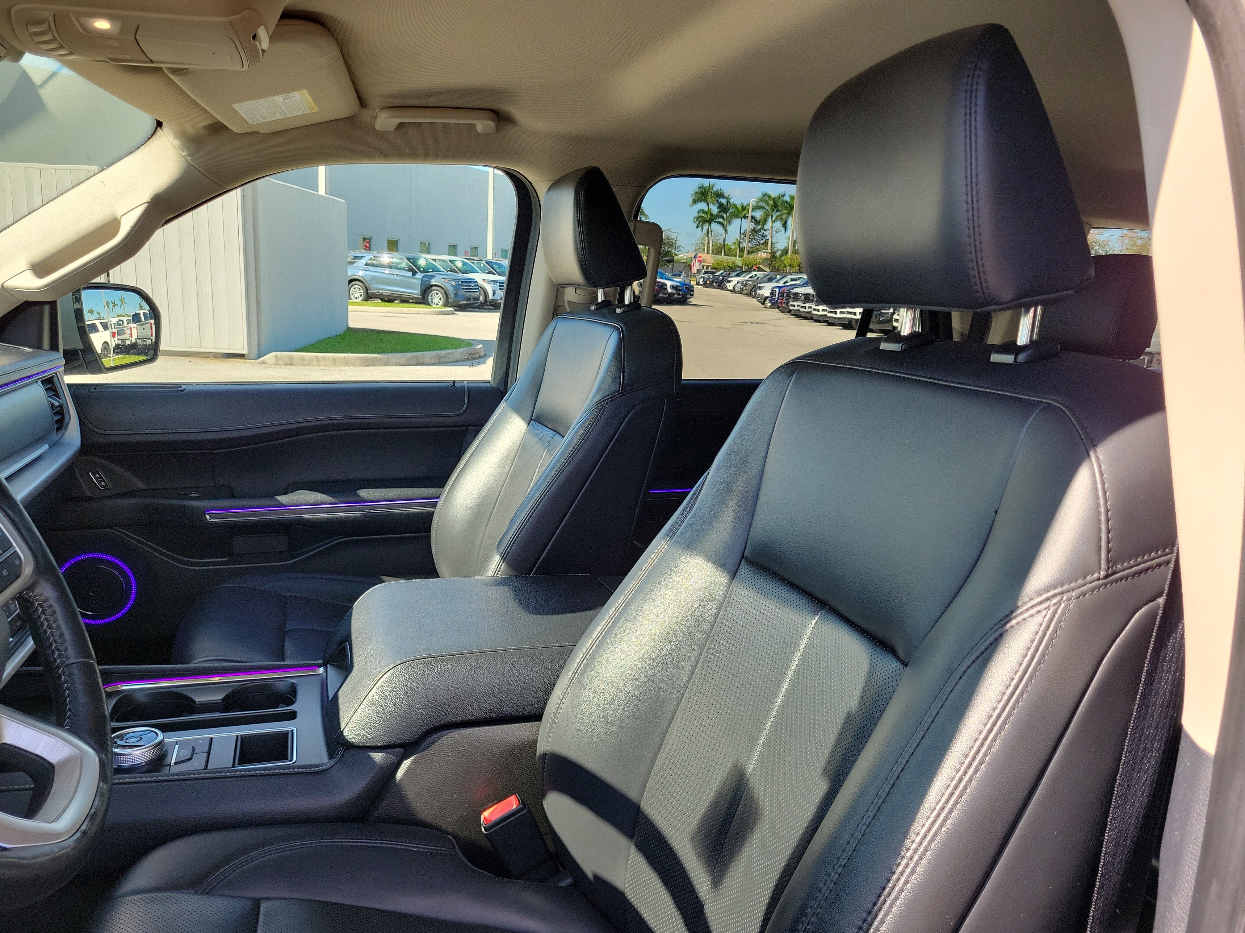 Used 2023 Ford Expedition Max XLT image 10