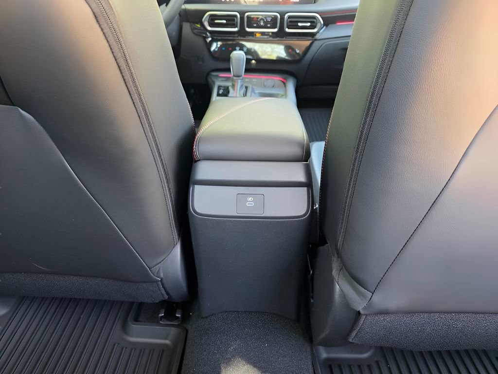 New 2026 Nissan Sentra SR image 8