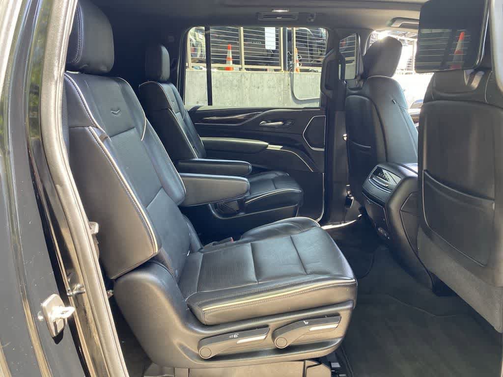 Used 2021 Cadillac Escalade ESV Premium Luxury w/ LPO, Illumination Package AWD/4WD image 18