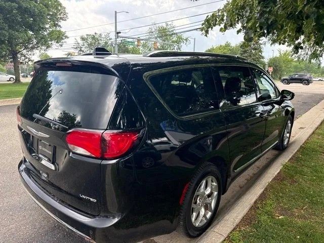 Used 2019 Chrysler Pacifica Limited FWD image 15