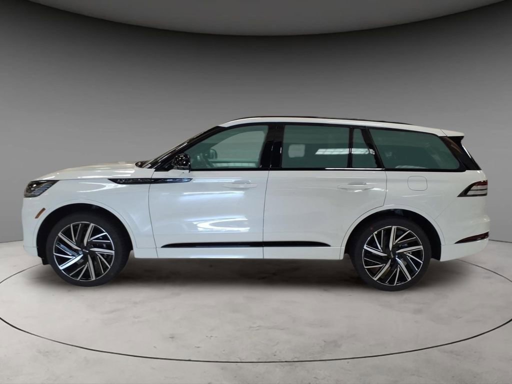 New 2026 Lincoln Aviator Black Label w/ Jet Appearance Package AWD/4WD image 2