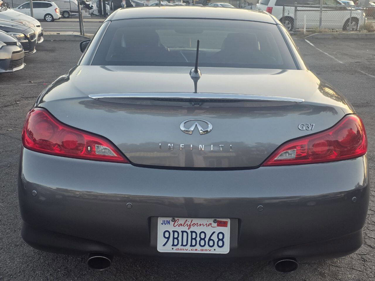 Used 2010 INFINITI G37 Convertible w/ Premium Pkg RWD image 4
