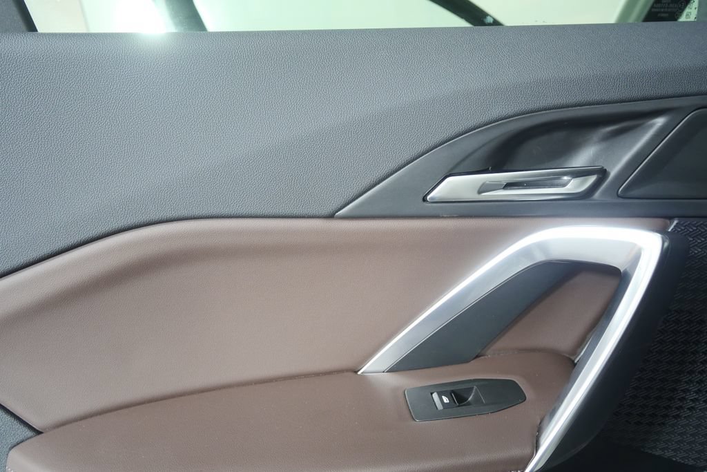 Certified 2025 BMW X2 xDrive28i AWD/4WD image 13