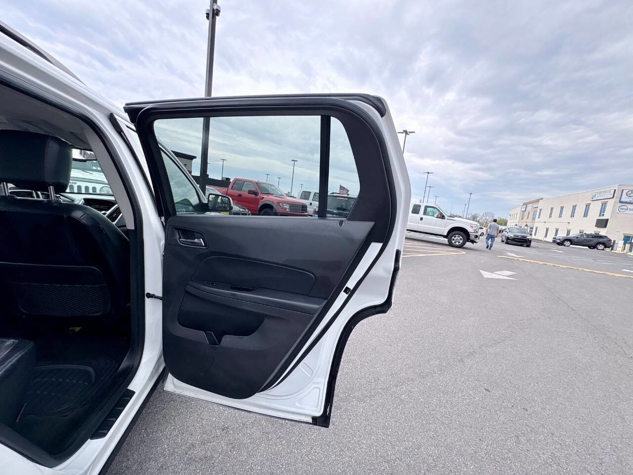 Used 2013 GMC Terrain SLE AWD/4WD image 32