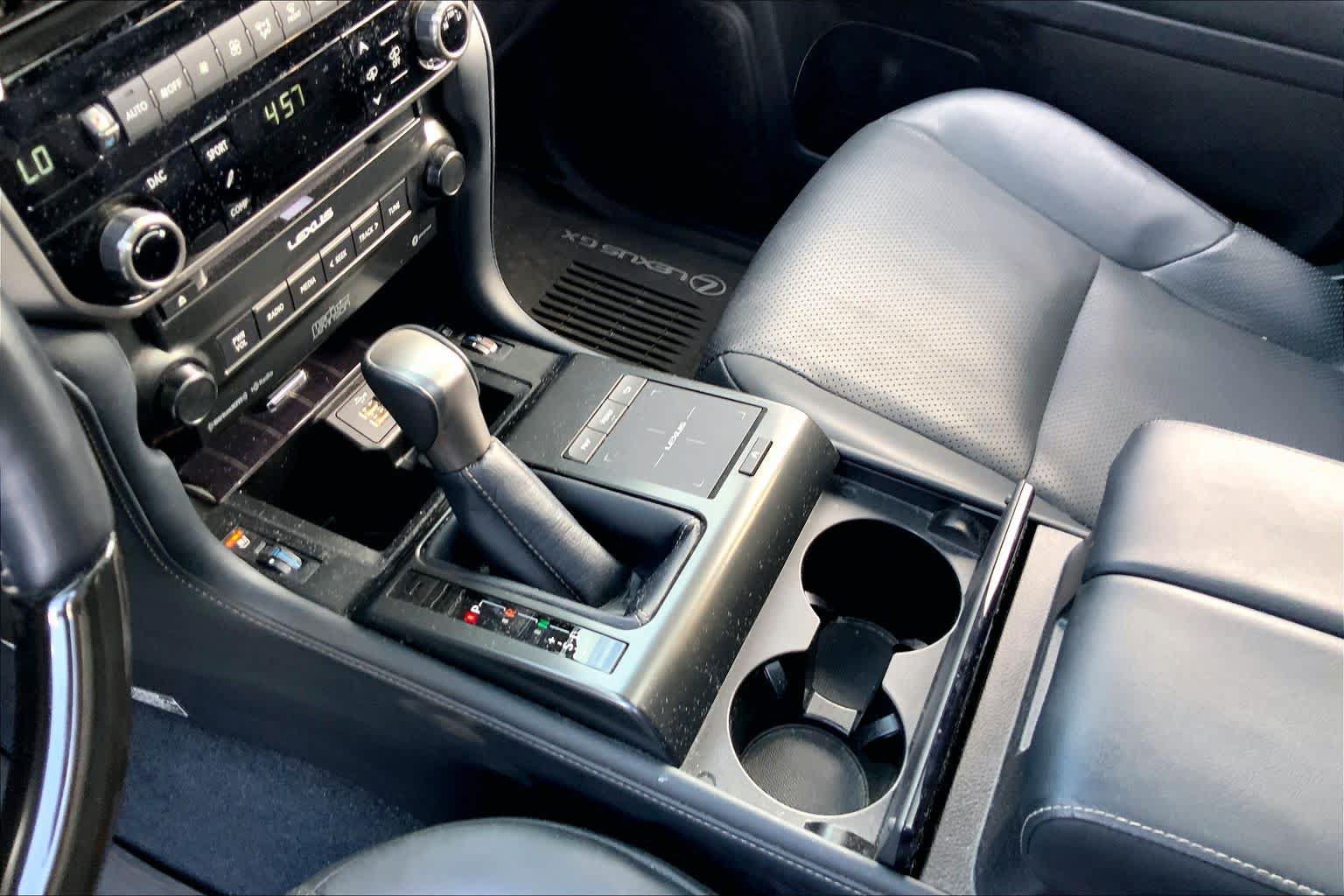 Used 2023 Lexus GX 460 Luxury w/ Sport Design Package AWD/4WD image 17