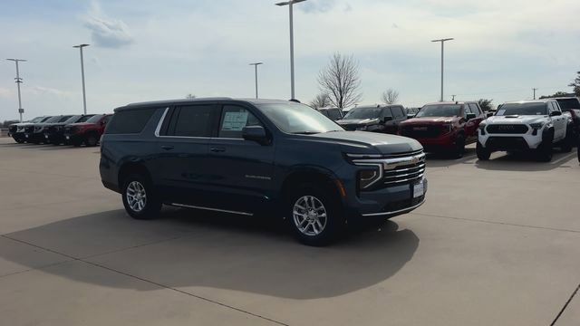 New 2026 Chevrolet Suburban LT w/ Comfort Package RWD image 2