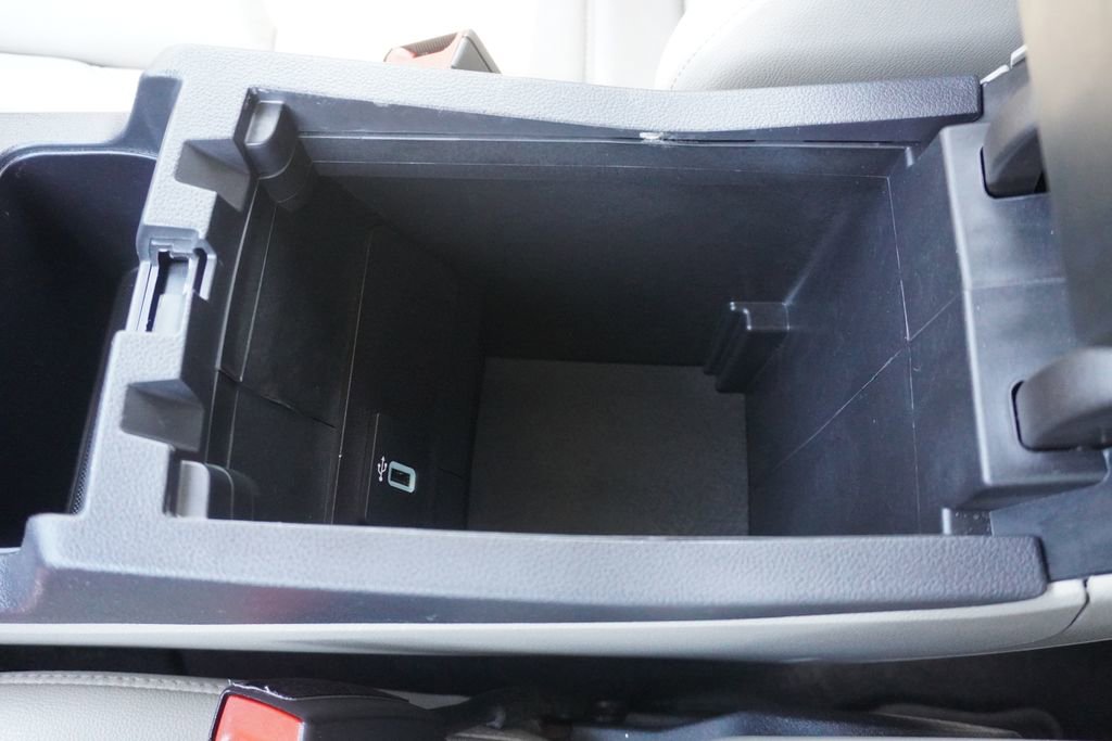 Used 2019 Ford Escape Titanium image 24