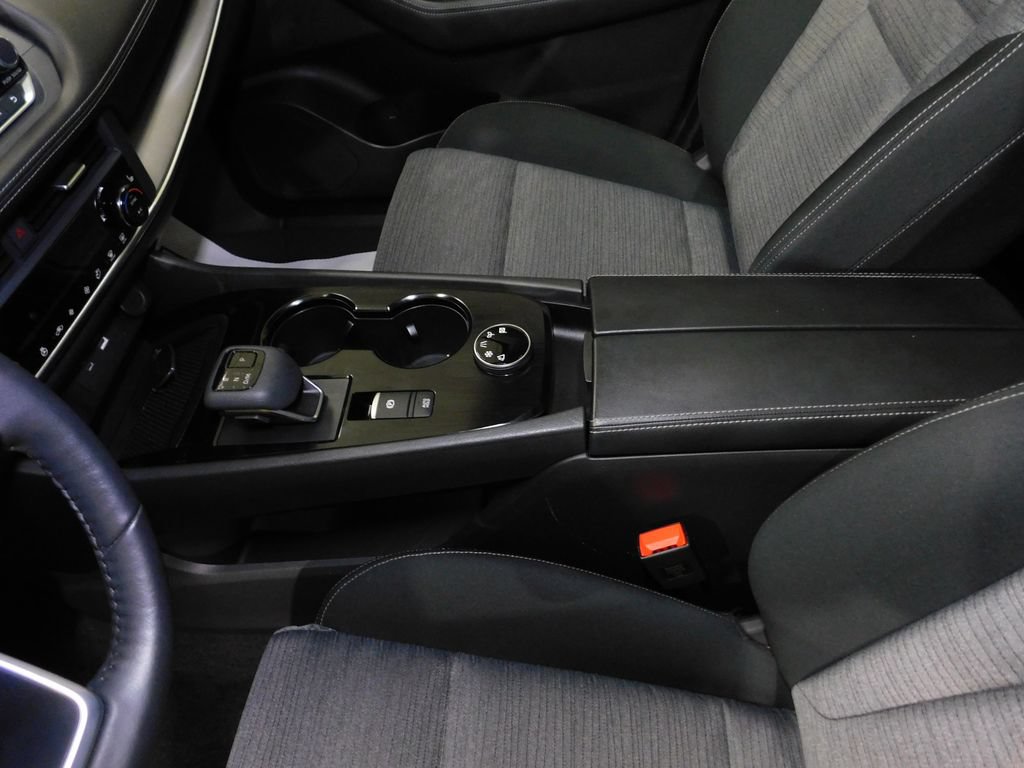 Used 2023 Nissan Rogue SV AWD/4WD image 30