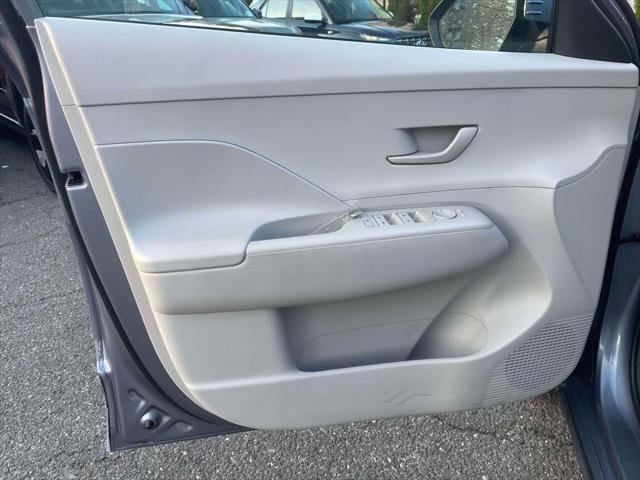 Certified 2024 Hyundai Kona SEL FWD image 15