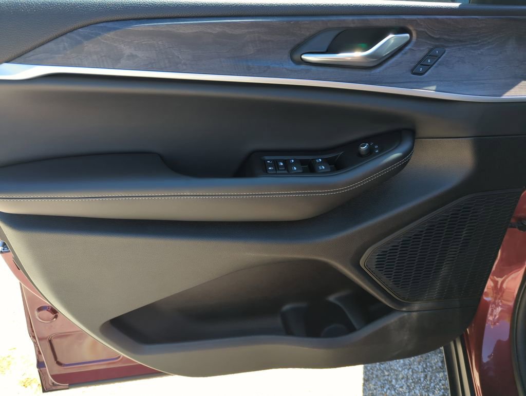 Used 2022 Jeep Grand Cherokee Limited image 18