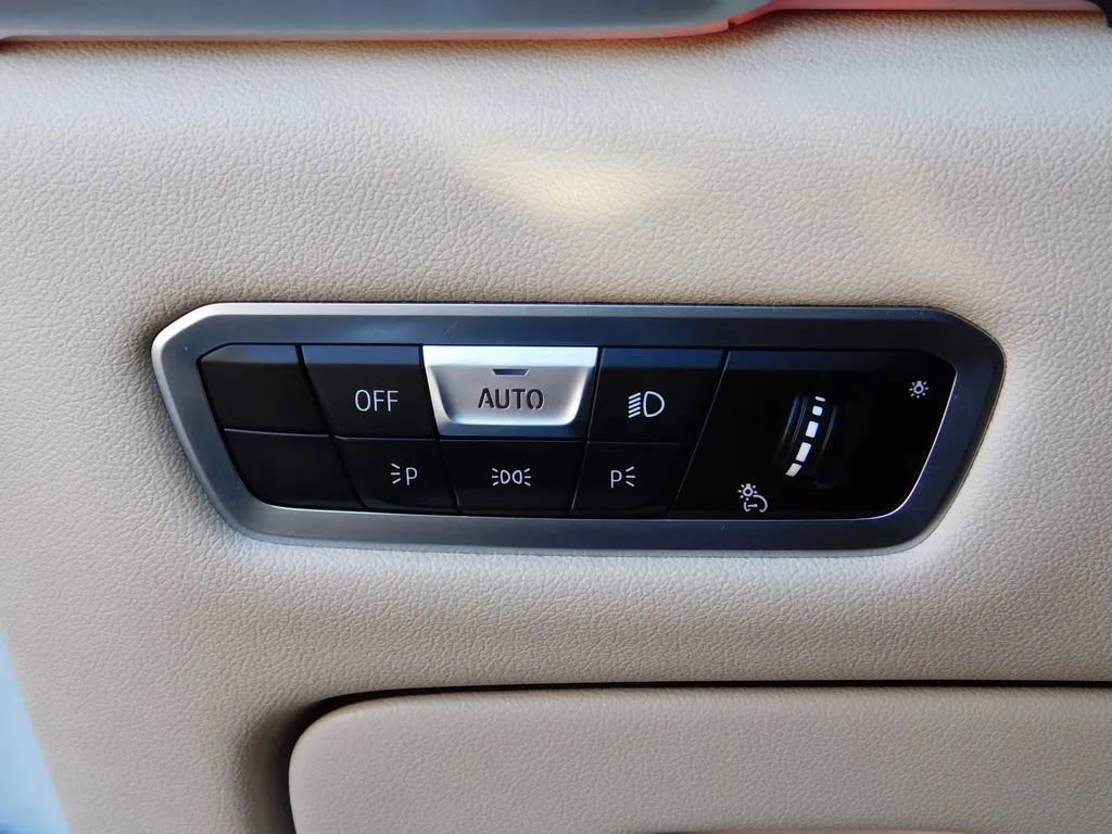 Used 2022 BMW X5 xDrive45e w/ Climate Comfort Package image 34