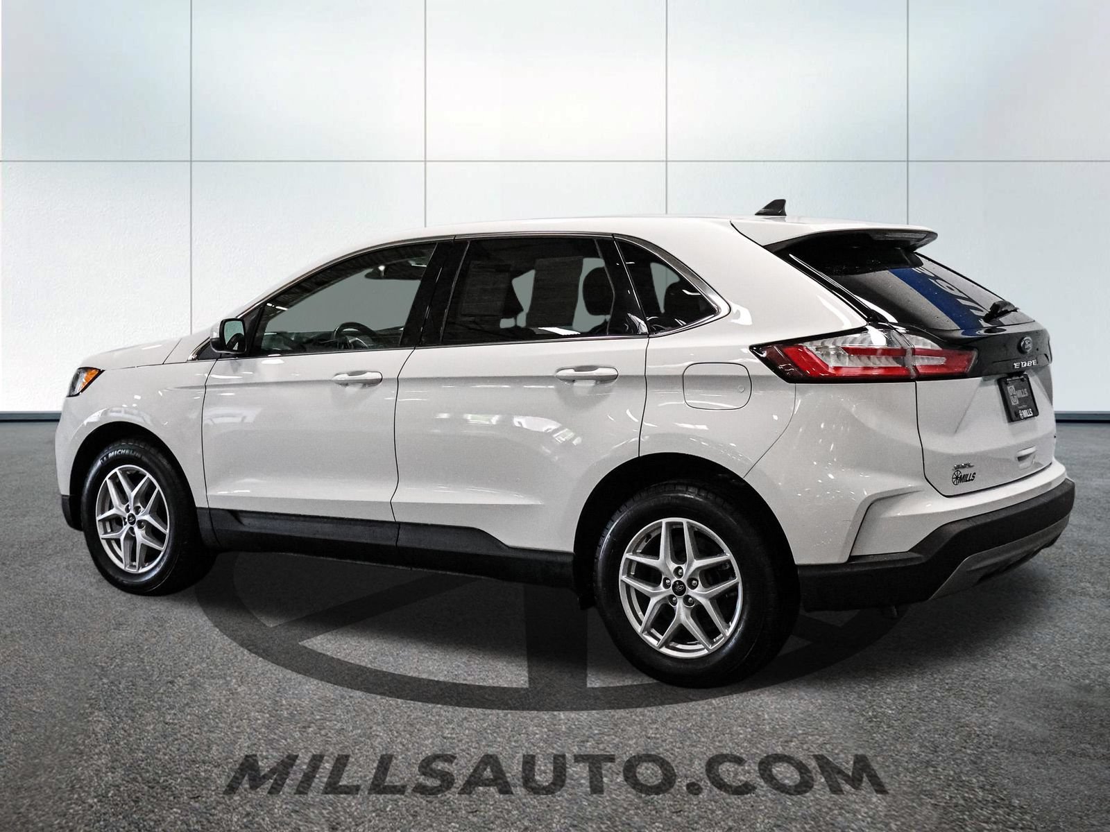 Used 2024 Ford Edge SEL w/ Convenience Package AWD/4WD image 4