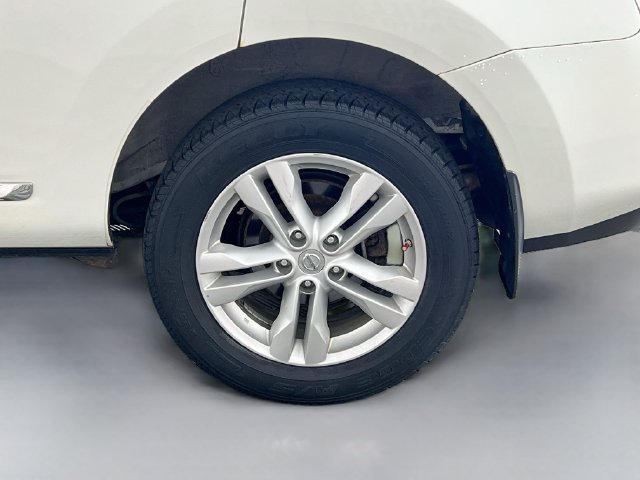 Used 2013 Nissan Rogue SV w/ Premium Pkg AWD/4WD image 33