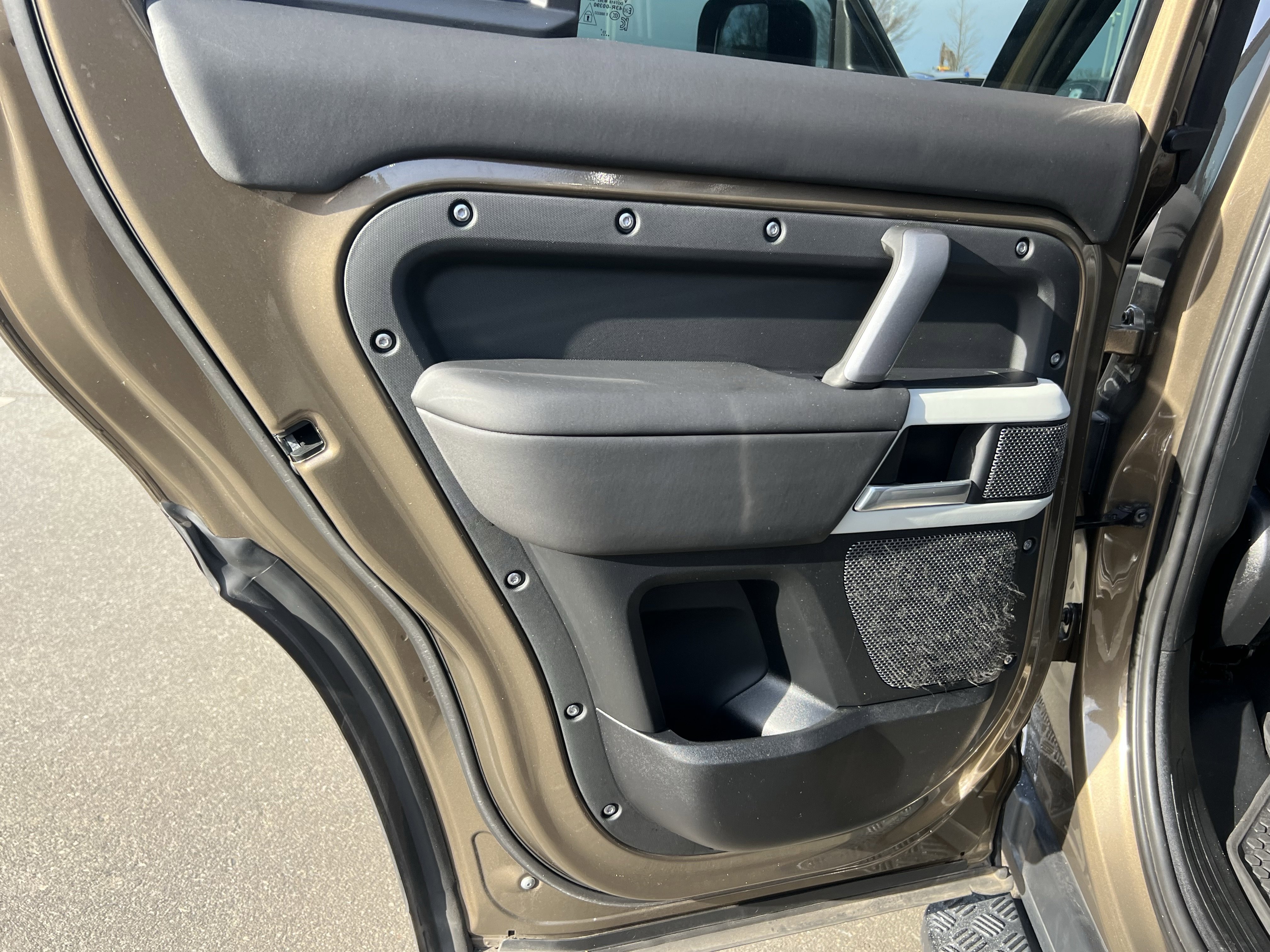 Certified 2024 Land Rover Defender 110 X-Dynamic SE image 28