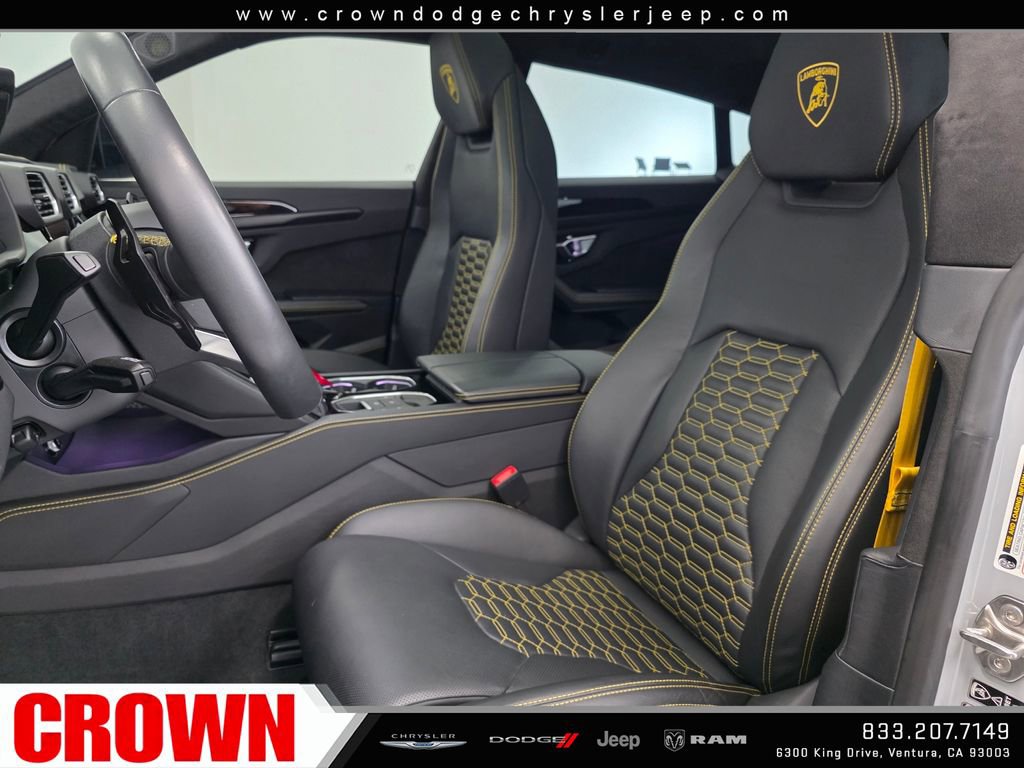Used 2022 Lamborghini Urus AWD/4WD image 37