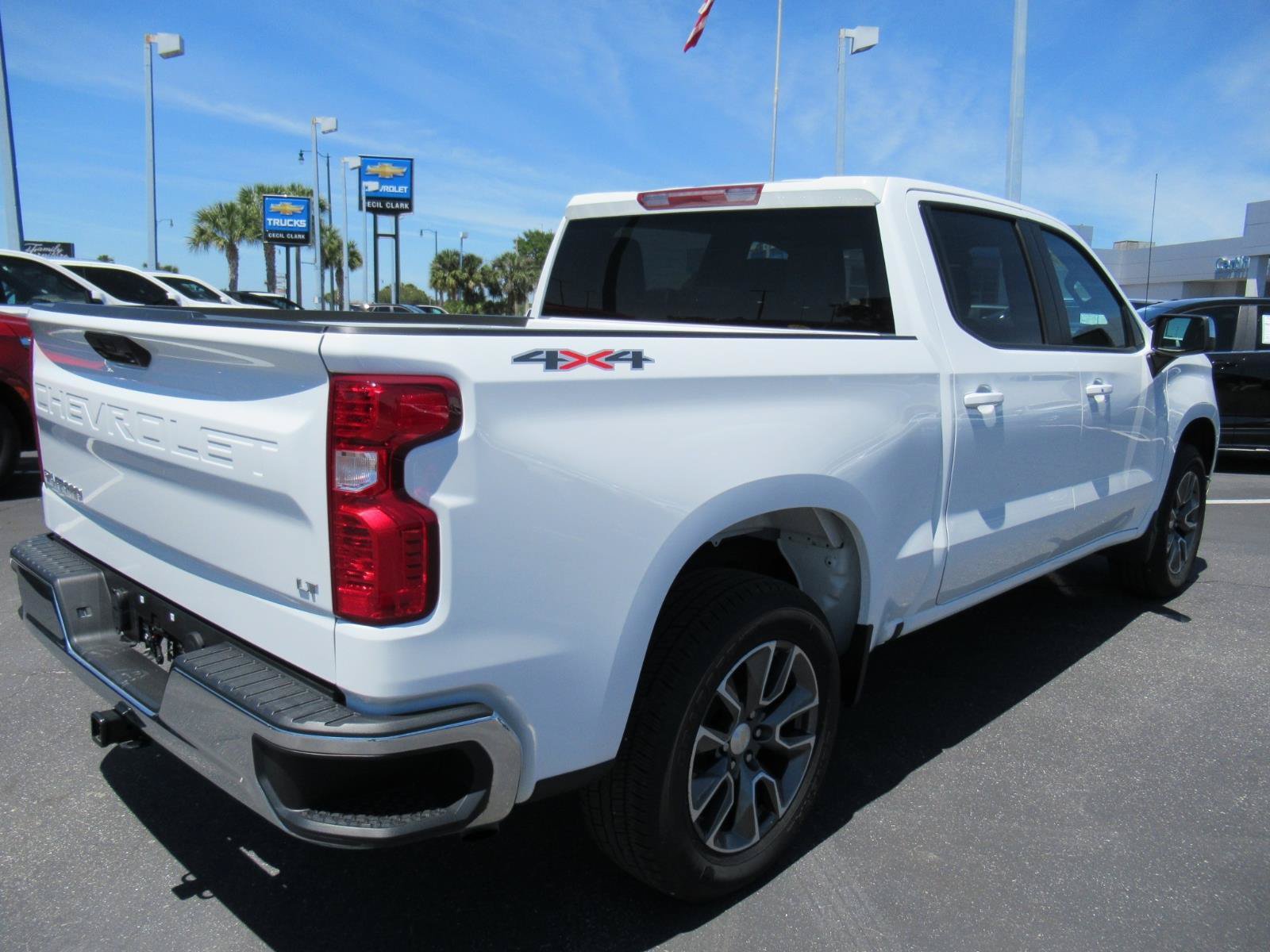 Certified 2024 Chevrolet Silverado 1500 LT AWD/4WD image 5