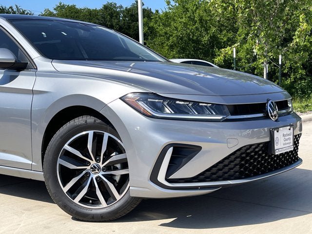 New 2025 Volkswagen Jetta SE FWD image 7