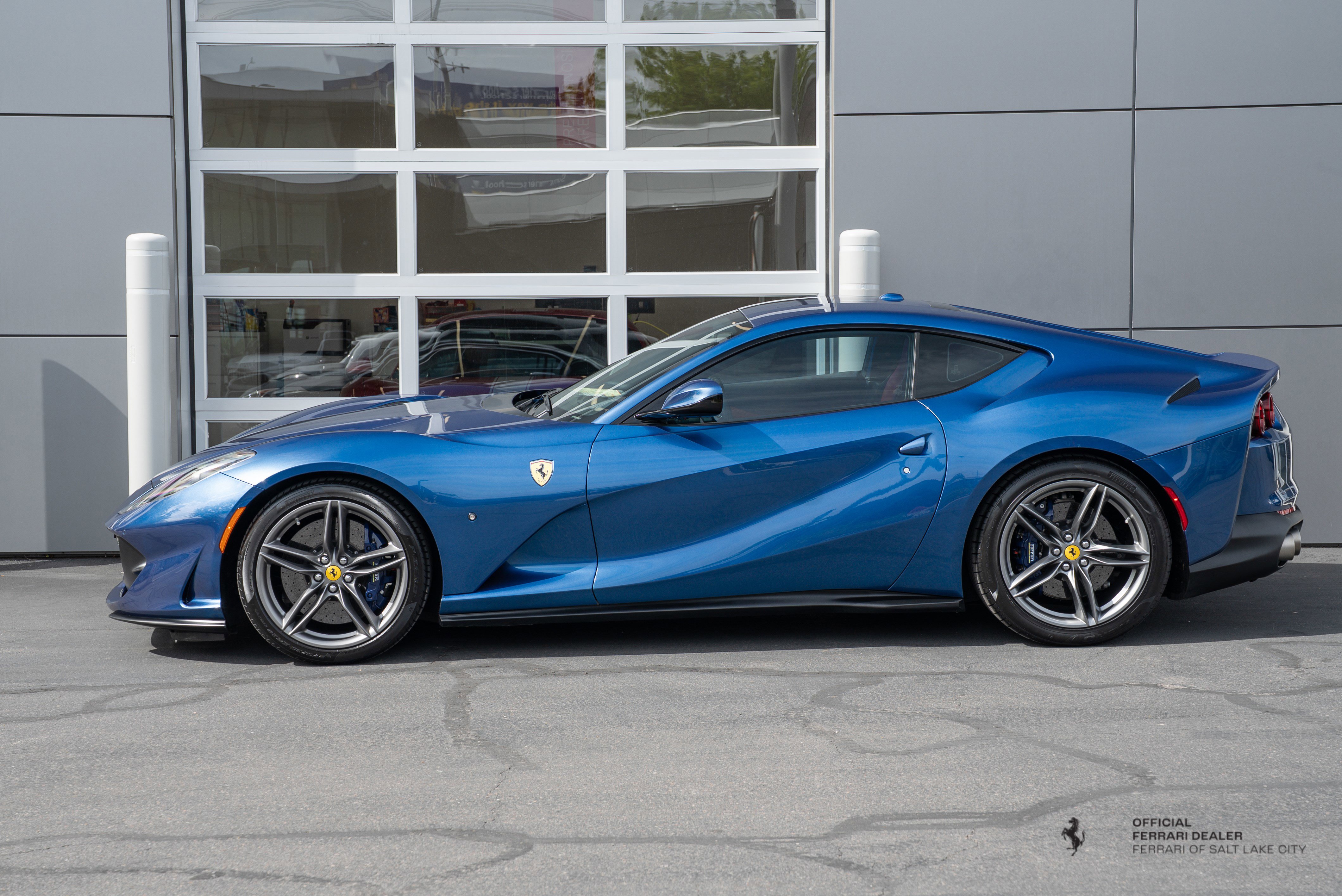 Used 2019 Ferrari 812 Superfast RWD image 3