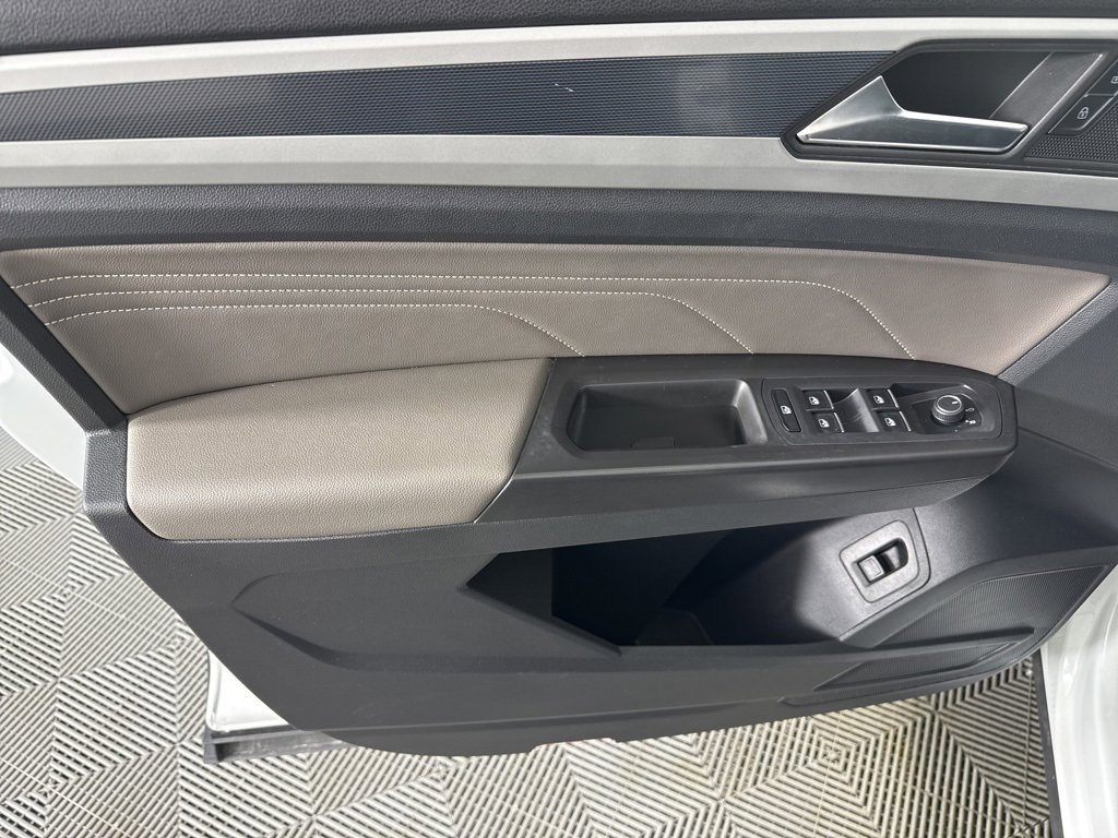 Used 2022 Volkswagen Atlas Cross Sport SEL image 11