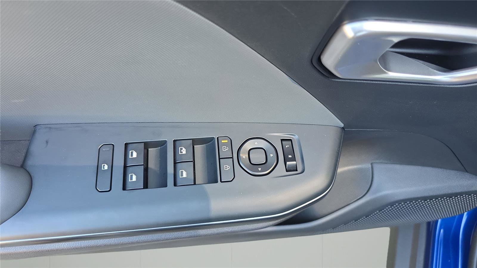 Used 2025 Kia K4 LXS image 24