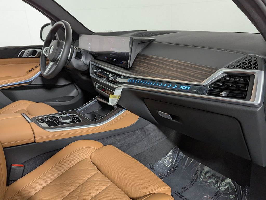 Certified 2025 BMW X5 xDrive40i w/ M Sport Package image 23