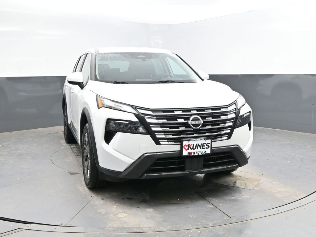 Used 2025 Nissan Rogue SV AWD/4WD image 4
