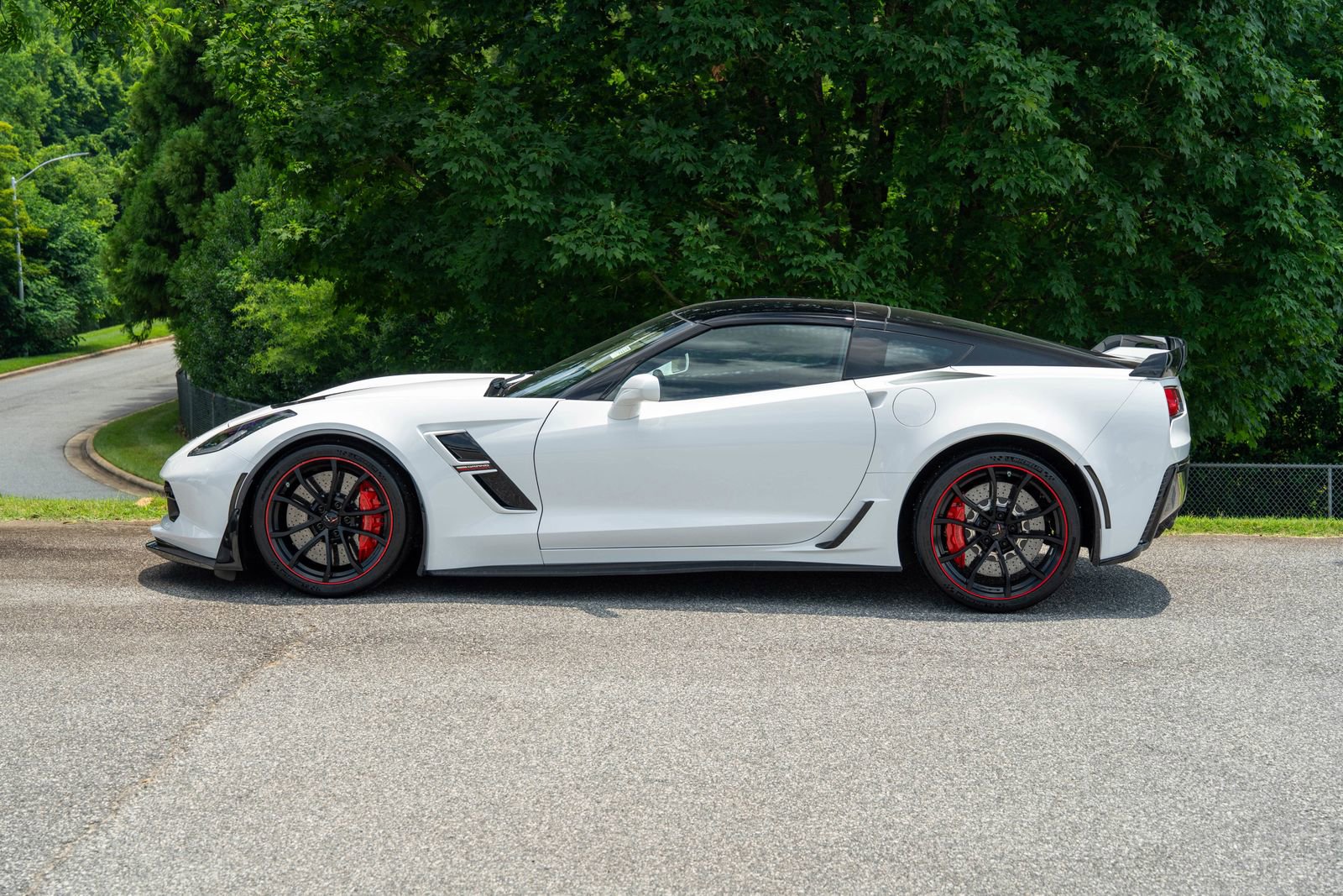 Used 2018 Chevrolet Corvette Grand Sport w/ Z07 Performance Package image 3