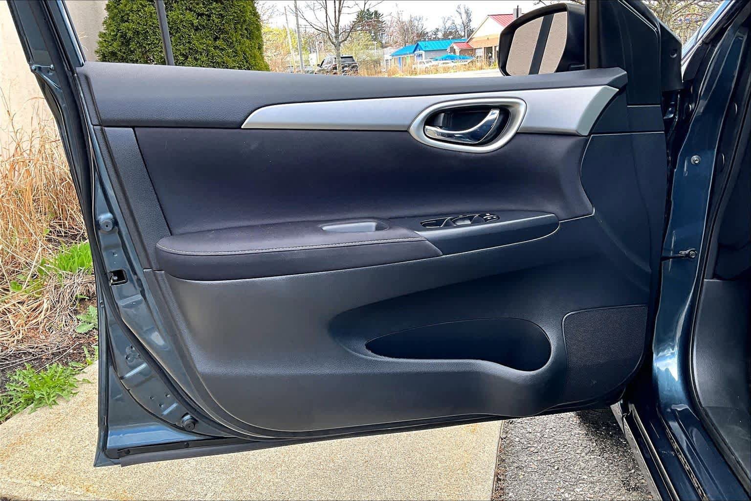 Used 2014 Nissan Sentra SV FWD image 22