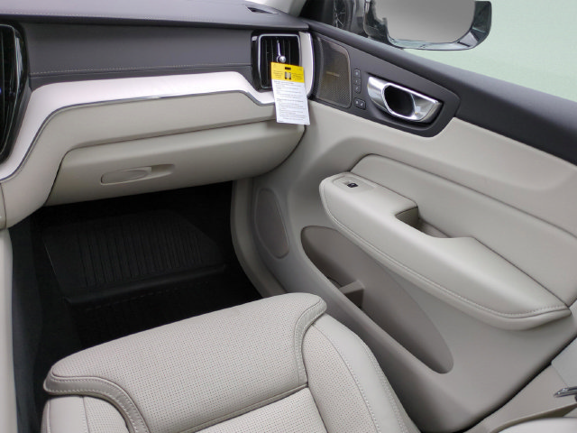 New 2026 Volvo XC60 B5 Ultra w/ Protection Package Premier AWD/4WD image 12